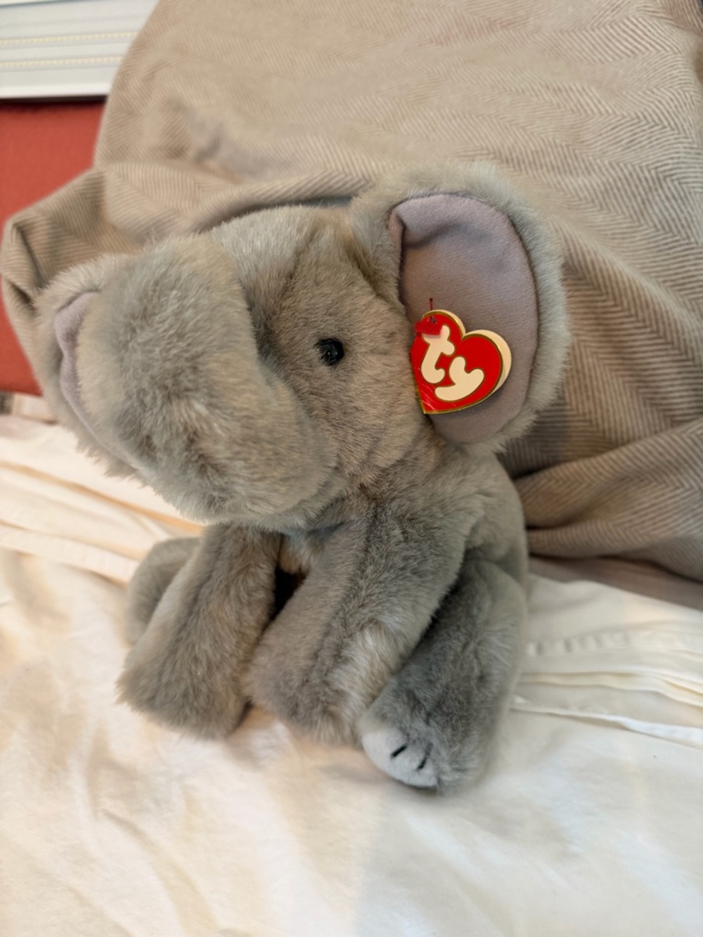 Ty Beanie Baby Gray Elephant Plush 'Spout' with Heart Tag 1997 12 Inch